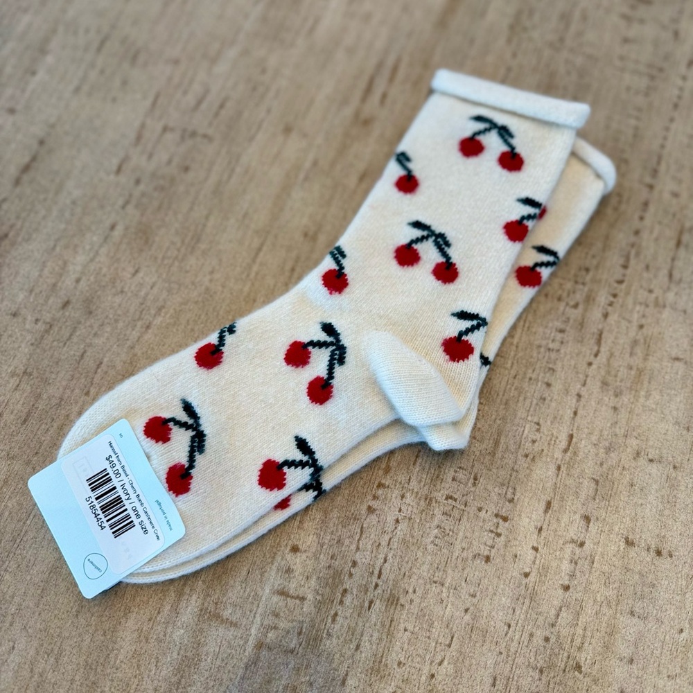 Cashmere Cherry Patterned Cream Socks